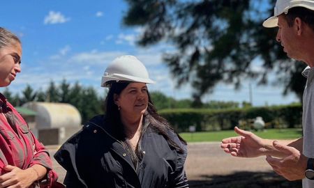 La diputada Castellani recorrió las instalaciones de La Barrancosa y destacó su modelo productivo integral. La diputada Castellani recorrió las instalaciones de La Barrancosa y destacó su modelo productivo integral.