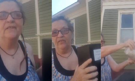 Marsha decidió subir el video a la red de YouTube. Marsha decidió subir el video a la red de YouTube.