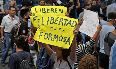 Formosa vive una grave crisis institucional por las medidas de restricción del gobernador Gildo Insfrán. Formosa vive una grave crisis institucional por las medidas de restricción del gobernador Gildo Insfrán.