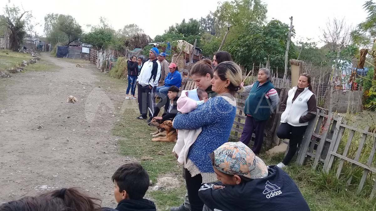 En octubre de 2021 se llevaron adelante reuniones informativas con vecinos y vecinas de Playa Norte que abarcaron relevamientos sociales, censos y estado habitacional.