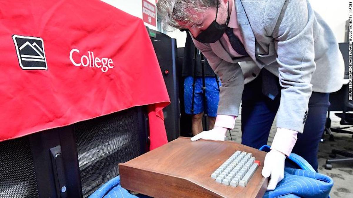 La llamada "Chaffey College" Apple-1 es una de las 200 fabricadas por Jobs y Wozniak.