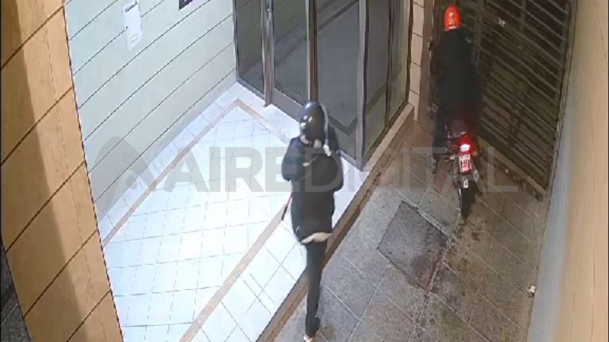 Ciudad de Santa Fe: los rompeportones entraron a robar a un edificio de Avenida Freyre