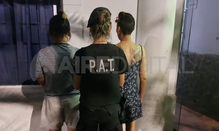 Detuvieron a dos mujeres acusadas de amenazar a una joven en la Costanera Oeste Detuvieron a dos mujeres acusadas de amenazar a una joven en la Costanera Oeste