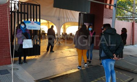 Desde el Ministerio de Salud se informó que el plan de inoculación se reanuda en La Esquina Encendida. Desde el Ministerio de Salud se informó que el plan de inoculación se reanuda en La Esquina Encendida.
