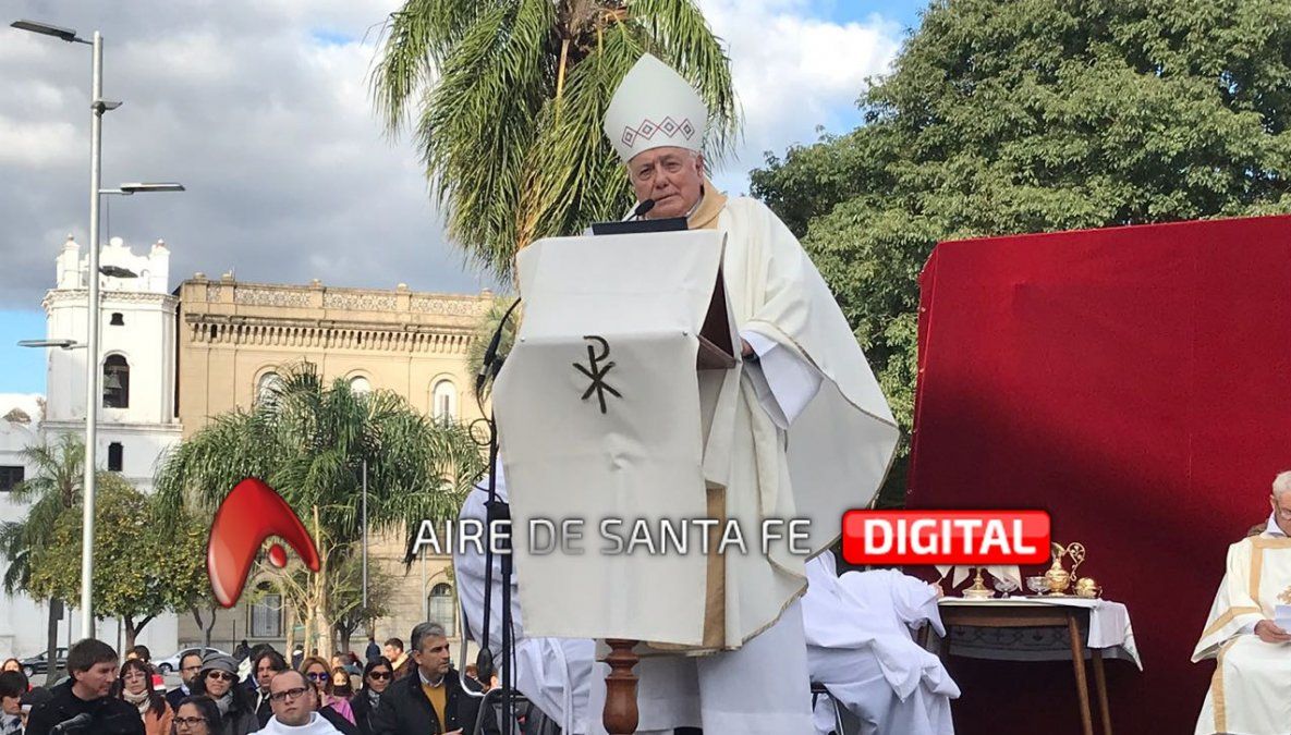 Monseñor Arancedo celebró el Corpus Christi y se despidió de Santa Fe