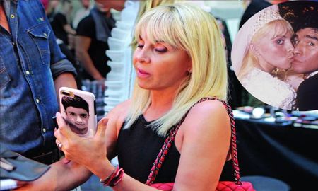 La conmovedora foto de perfil de Claudia Villafañe en su Whatsapp tras la muerte de Maradona La conmovedora foto de perfil de Claudia Villafañe en su Whatsapp tras la muerte de Maradona