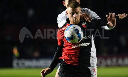 Colón clasificó anoche para los octavos de final de la Copa Libertadores. Colón clasificó anoche para los octavos de final de la Copa Libertadores.