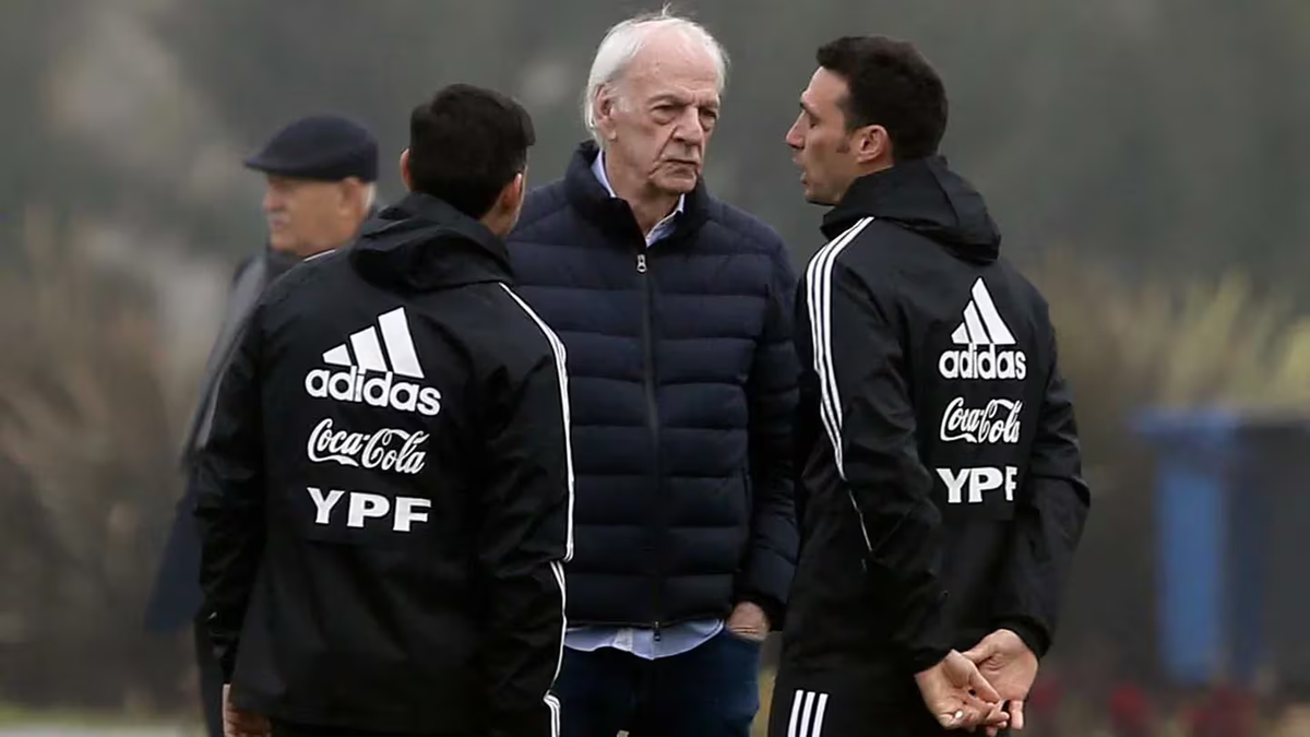 Desde 2019, Menotti era el Director de Selecciones en la Asociación de Fútbol Argentino (AFA). Desde 2019, Menotti era el Director de Selecciones en la Asociación de Fútbol Argentino (AFA).