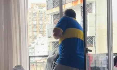 Un hincha festejó el triunfo de Boca tras el Superclásico y se desmayó. Un hincha festejó el triunfo de Boca tras el Superclásico y se desmayó.