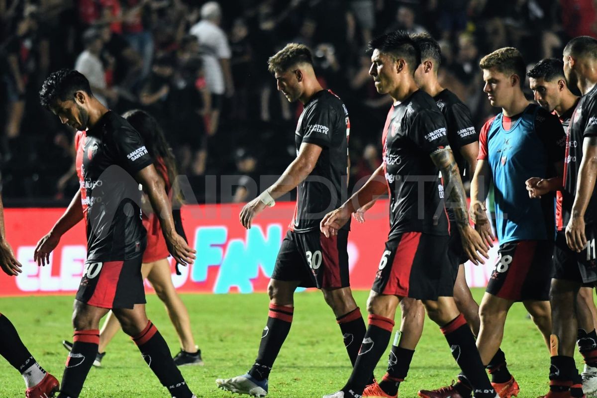 Colón y Newells juegan este lunes a las 21 por la séptima fecha de la Liga Profesional. El encuentro será transmitido por AIRE.
