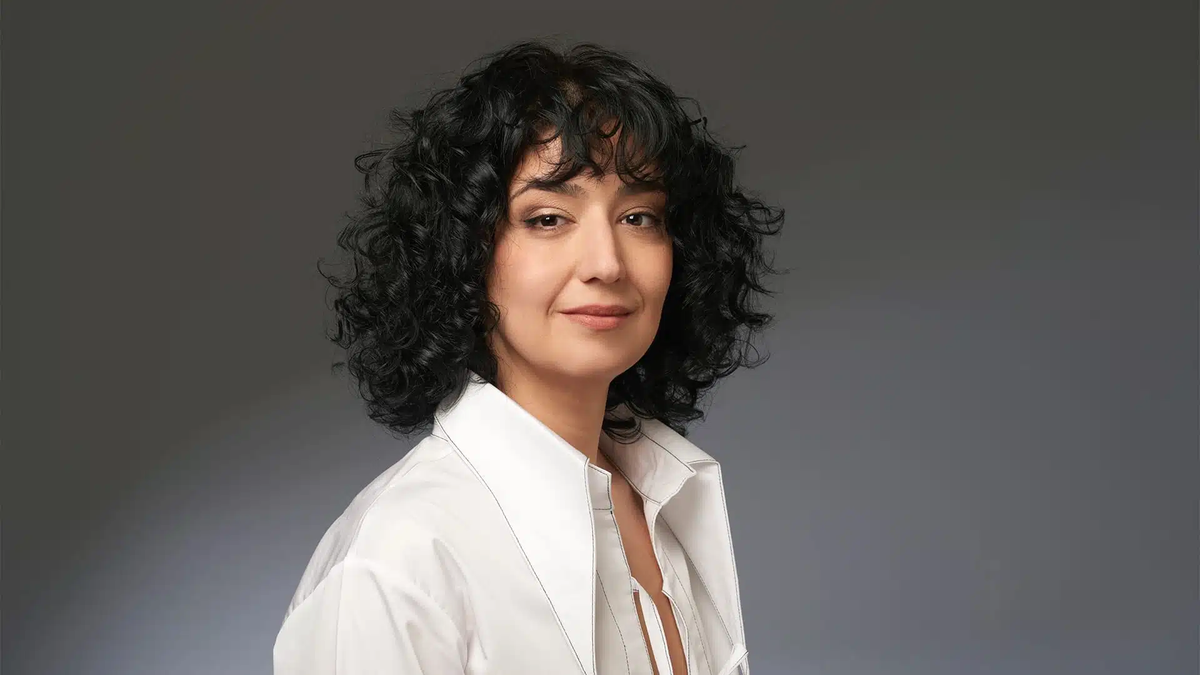 Alaleh Nejafian reflexiona sobre los vínculos y la angustia que genera San Valentín. Crédito: Alejandra López (Gentileza VR Editoras). 