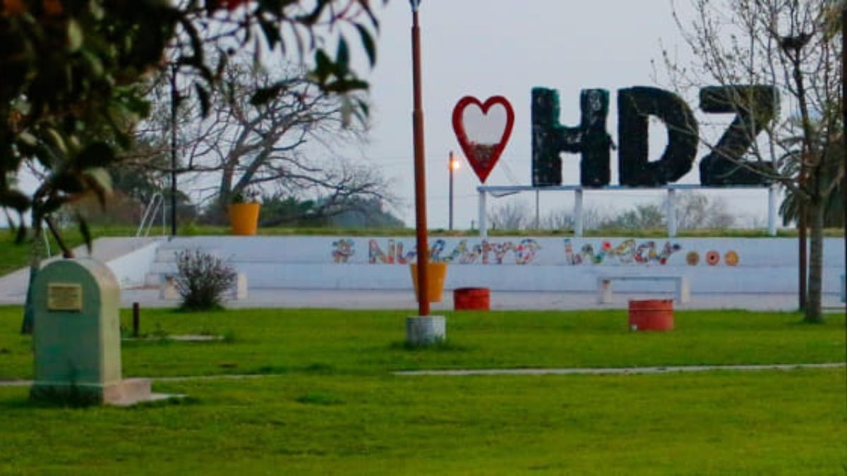 Las calles del Hernández mantienen su identidad colonial y permiten recorrer Hernández mientras se disfruta del entorno natural.