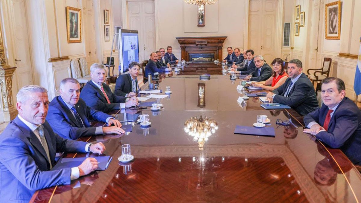 En el marco del conflicto que mantiene la Nación con la Ciudad de Buenos Aires y la Corte Suprema de Justicia, este martes, el presidente Alberto Fernández, tendrá un encuentro con 14 gobernadores, en Casa Rosada.