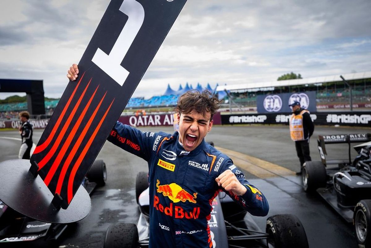 Red Bull apuesta por Arvid Lindblad: debutará en la F1 durante la FP1 en Silverstone. Red Bull apuesta por Arvid Lindblad: debutará en la F1 durante la FP1 en Silverstone.
