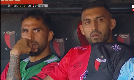La reacción de Wanchope Ábila tras ser reemplazado en el clásico ante Unión. La reacción de Wanchope Ábila tras ser reemplazado en el clásico ante Unión.