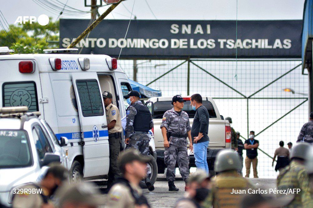 Ecuador: ya identificaron a 21 de los 44 presos fallecidos en un motín carcelario.