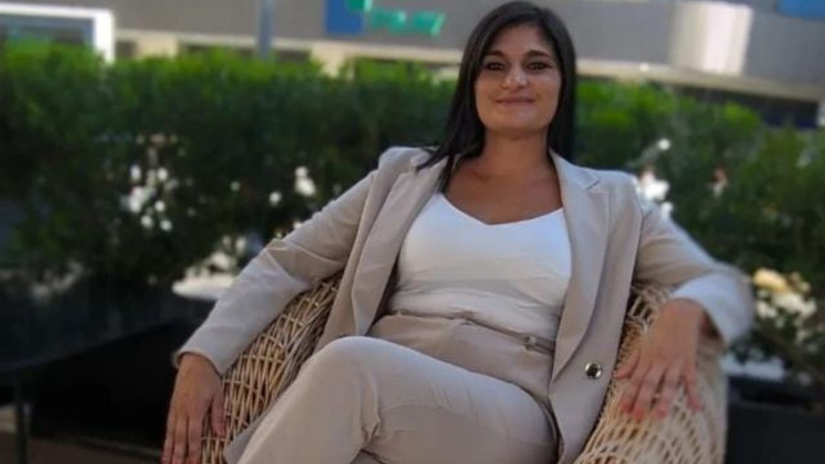 María Paula Spina. Docente de Familia de la Carrera de Abogacía de la UNL. Abogada, especialista en Violencias contra las Mujeres. Diplomada en investigación de femicidios y crímenes sexuales, y en Justicia y Género. Maestranda en Criminología y doctoranda en derecho. Tema de tesis: Sistemas de Protección Integral de las Mujeres. María Paula Spina. Docente de Familia de la Carrera de Abogacía de la UNL. Abogada, especialista en Violencias contra las Mujeres. Diplomada en investigación de femicidios y crímenes sexuales, y en Justicia y Género. Maestranda en Criminología y doctoranda en derecho. Tema de tesis: Sistemas de Protección Integral de las Mujeres.