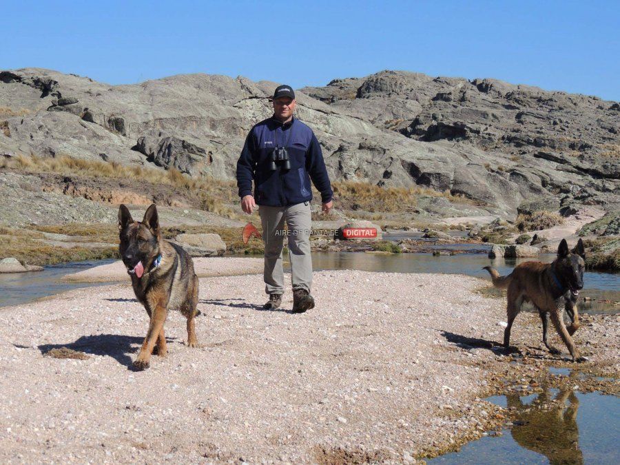 La historia de David, el rescatista que busca al matrimonio desaparecido en Arroyo Leyes