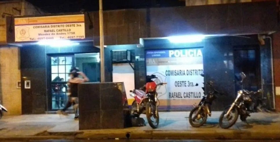 Asesinaron a un joven y arrojaron su cadáver en la calle desde un carro tirado por caballos