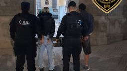 Dos jóvenes intentaron pagar con una app falsa en un bar del centro de Santa Fe. Fueron descubiertos y quedaron detenidos por presunta estafa.