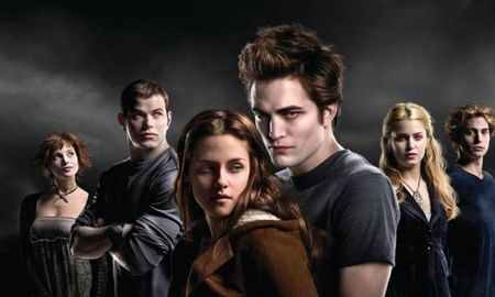 La película Crepúsculo se estrenó en la Argentina el 1 de enero de 2009. La película Crepúsculo se estrenó en la Argentina el 1 de enero de 2009.