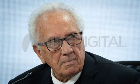 Tengo información de que le van a plantear juicio político a la Corte por esto. No tienen facultades para designar a Luis Juez de esta manera, sostuvo Héctor Recalde. Tengo información de que le van a plantear juicio político a la Corte por esto. No tienen facultades para designar a Luis Juez de esta manera, sostuvo Héctor Recalde.