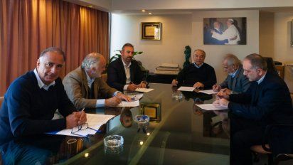 Armando Cavalieri, secretario general de la Faecys encabezó la reunión.