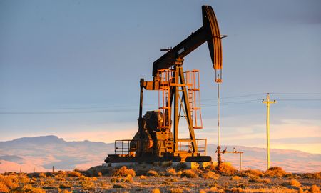 Yacimientos petrolíferos en Chubut y Santa Cruz. Yacimientos petrolíferos en Chubut y Santa Cruz.