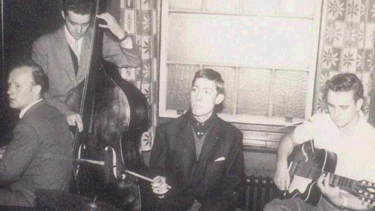 Antes de los Rolling Stones, Charlie Watts tocaba en la banda de Alexis Korner. Antes de los Rolling Stones, Charlie Watts tocaba en la banda de Alexis Korner. 