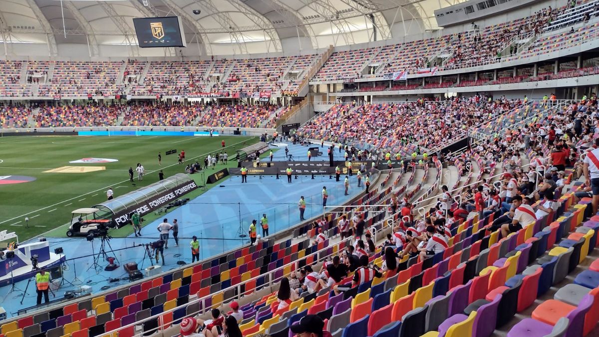 As&iacute; luc&iacute;a esta tarde el Estadio Unico de Santiago del Estero para recibir el duelo entre Col&oacute;n y River