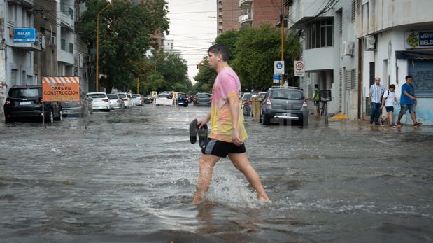 En Santa Fe y alrededores, este jueves también serán inestables las condiciones, con probabilidad de algunas lluvias y tormentas aisladas. Temperatura mínima de 22°, máxima de 35° y viento leve a moderado del sudeste.