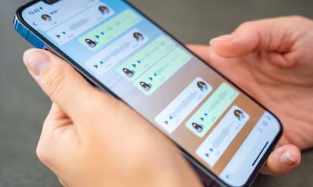 Los hackers usan la pantalla compartida de WhatsApp para obtener códigos de verificación y robar cuentas. Los hackers usan la pantalla compartida de WhatsApp para obtener códigos de verificación y robar cuentas.