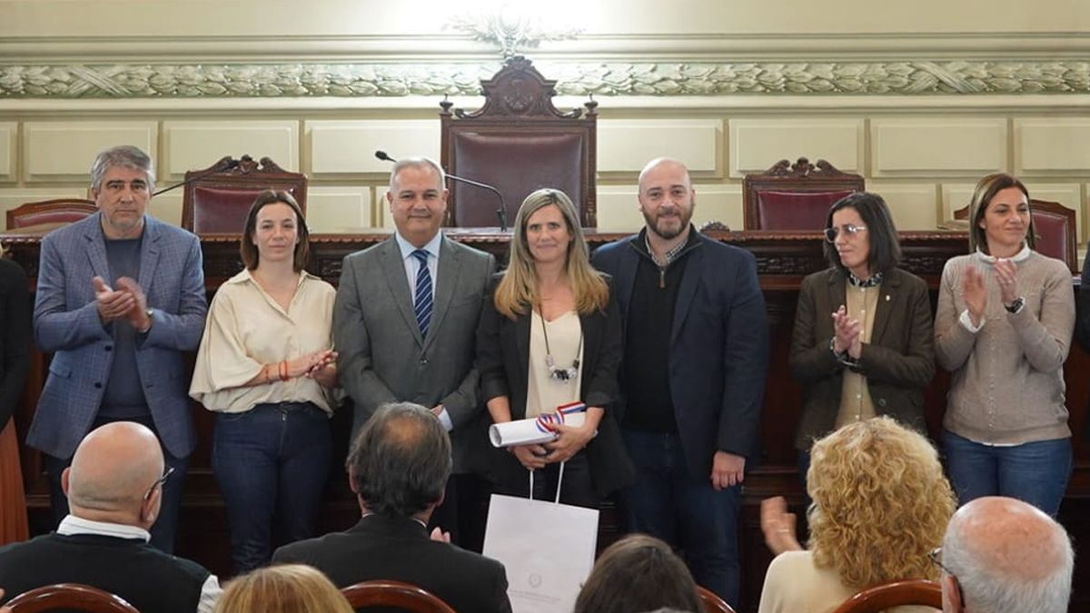 La periodista de AIRE Luciana Trinchieri fue reconocida en la Cámara de Diputados.