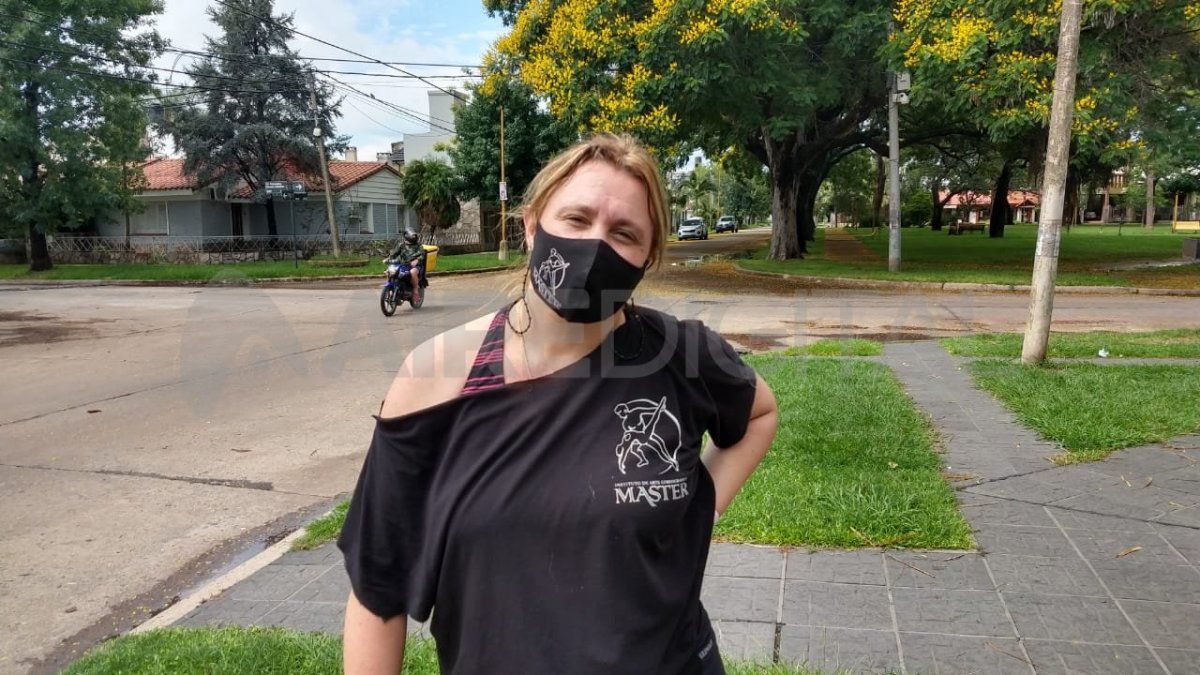 Claudia trabaja en un gimnasio y asegur&oacute; que escucha estos episodios en la zona "todo el tiempo", y que el barrio est&aacute; atacado de robos, todos los d&iacute;as, que no paran.