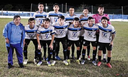 UNL se clasificó a semifinales de la Copa Túnel Subfluvial. Foto: prensa Liga Santafesina de Fútbol. UNL se clasificó a semifinales de la Copa Túnel Subfluvial. Foto: prensa Liga Santafesina de Fútbol.