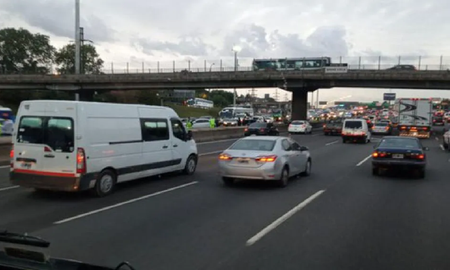 Choque múltiple entre 12 autos en Autopista Panamericana: se registran demoras en ambos sentidos Choque múltiple entre 12 autos en Autopista Panamericana: se registran demoras en ambos sentidos