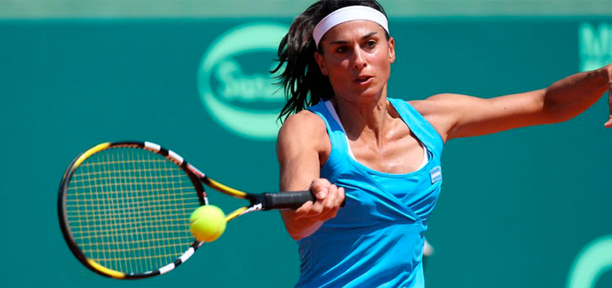 En 1996 la tenista Gabriela Sabatini anuncia en la ciudad de Nueva York su retiro