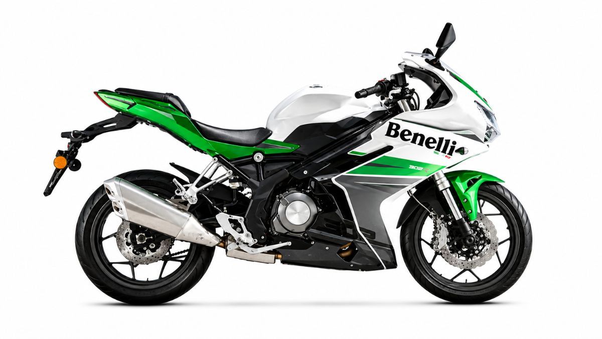 La Benelli 302R se destaca por estética deportiva y motor bicilíndrico. La Benelli 302R se destaca por estética deportiva y motor bicilíndrico.