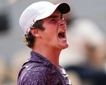 Joao Fonseca eliminó a Djokovic en un partido vibrante. Joao Fonseca eliminó a Djokovic en un partido vibrante.