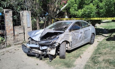 Un fuerte accidente ocurrió en las primeras horas del domingo en Santo Tomé, cuando un conductor perdió el control de su vehículo en la Autovía 19. Un fuerte accidente ocurrió en las primeras horas del domingo en Santo Tomé, cuando un conductor perdió el control de su vehículo en la Autovía 19.