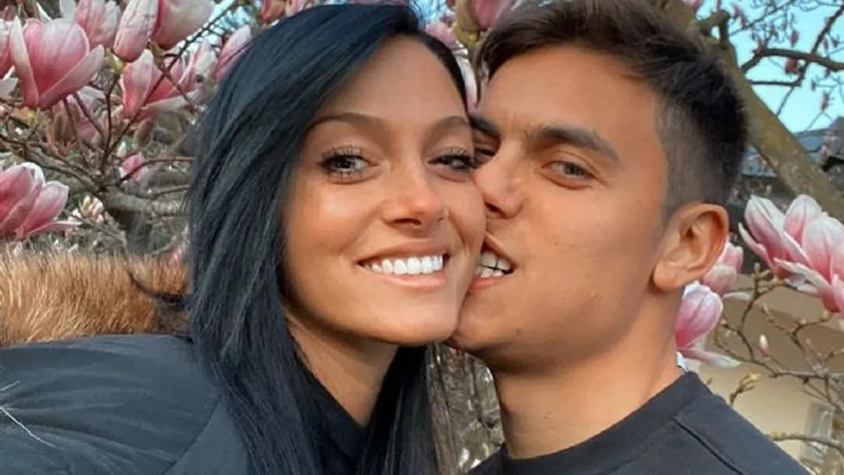 Oriana Sabatini y Paulo Dybala intercambiaron tiernos mensajes de amor para celebrar esta fecha especial y ambos recibieron la bendición de Catherine Fulop. &nbsp;