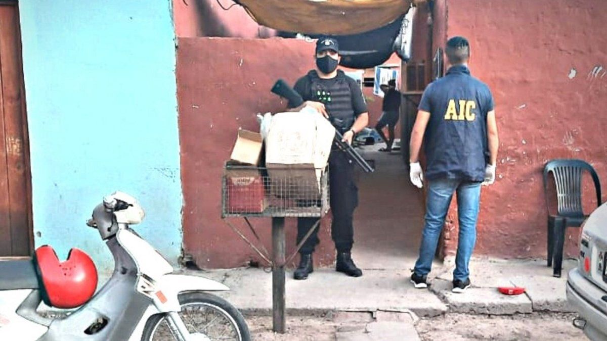 Las detenciones se concretaron tras un allanamiento ejecutado en el barrio Juan Pablo II de la localidad.&nbsp;