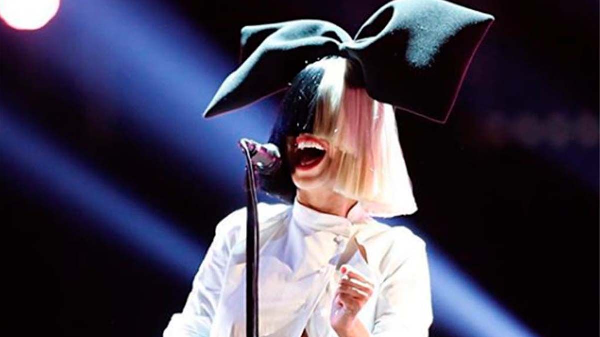 Sia cumpli&oacute; el sue&ntilde;o de una fan mexicana que padece c&aacute;ncer de mama en estado terminal&nbsp;Cr&eacute;dito: Instagram