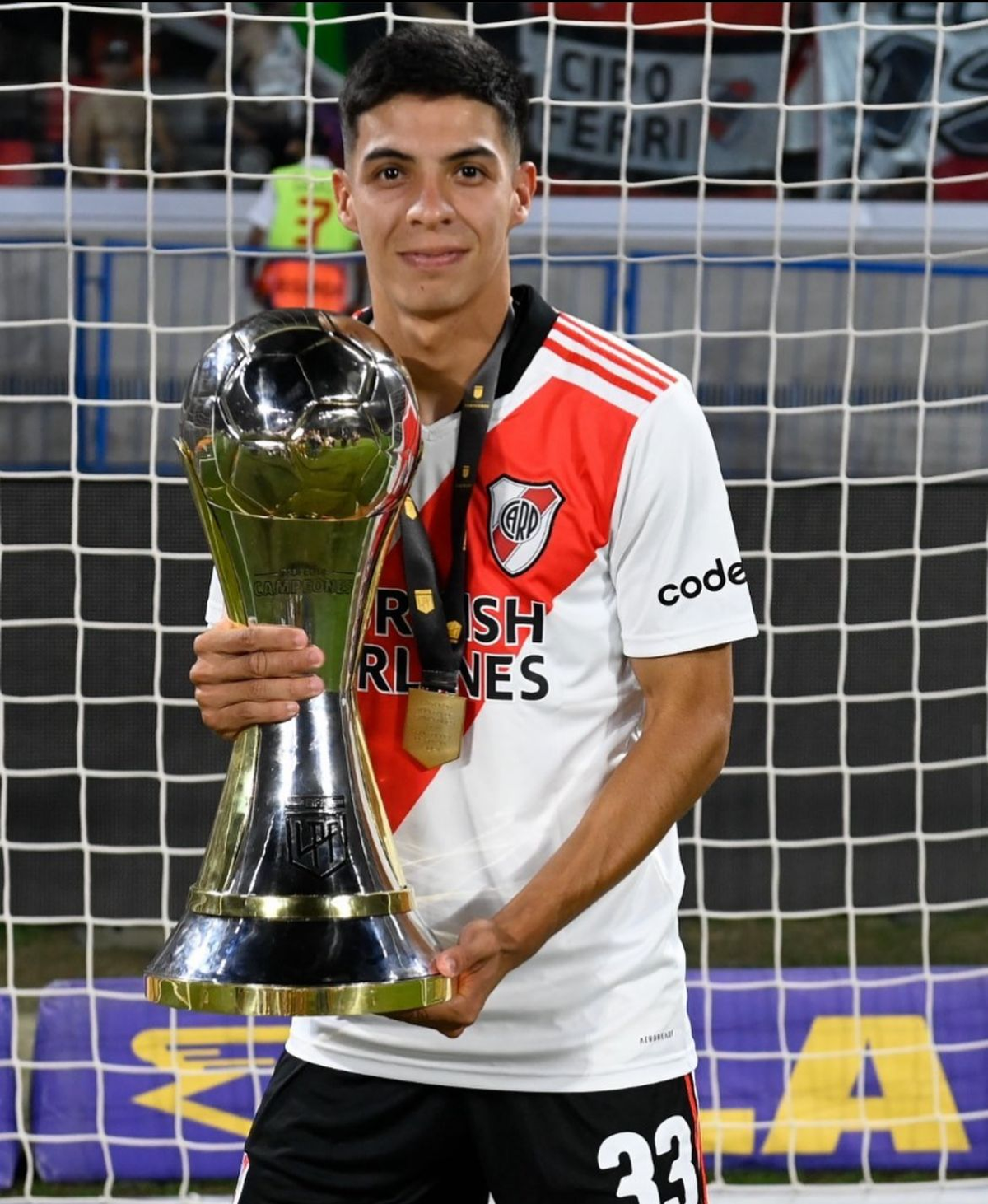Tomás Galván formó parte del plantel campeón de River en el Trofeo de Campeones 2021, que le ganó la final a Colón en Santiago del Estero. Tomás Galván formó parte del plantel campeón de River en el Trofeo de Campeones 2021, que le ganó la final a Colón en Santiago del Estero.