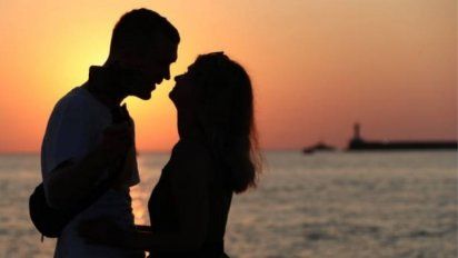 Los signos del zodiaco que conocerán a alguien este fin de semana