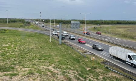 Una peligrosa modalidad de robo generó preocupación este lunes en la Autopista Rosario - Santa Fe, a la altura de Sauce Viejo. Imagen ilustrativa. Una peligrosa modalidad de robo generó preocupación este lunes en la Autopista Rosario - Santa Fe, a la altura de Sauce Viejo. Imagen ilustrativa.