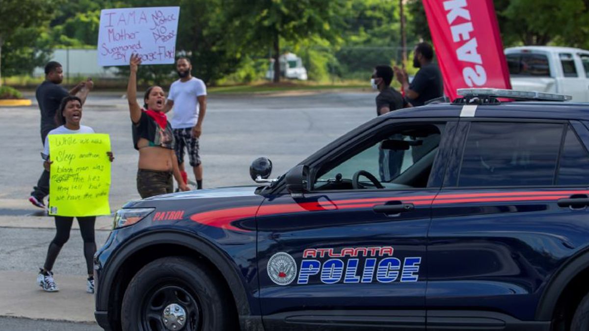 Un&nbsp;joven afroamericano de 27 a&ntilde;os fue asesinado anoche en la ciudad estadounidense de&nbsp;Atlanta