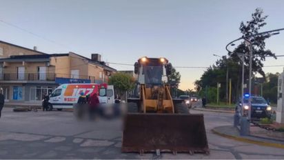 Tragedia en Villa Ocampo: un motociclista murió tras chocar con una pala mecánica