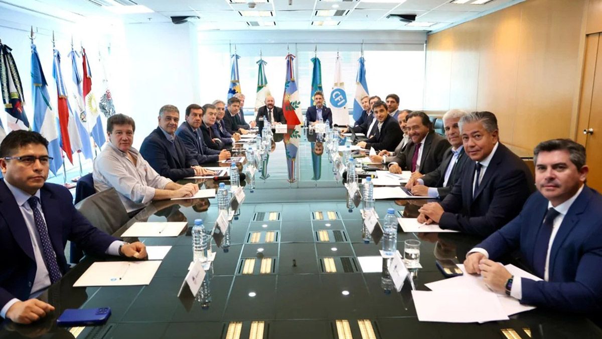 Maximiliano Pullaro participará de la reunión con el resto de los gobernadores en reclamo de fondos. 