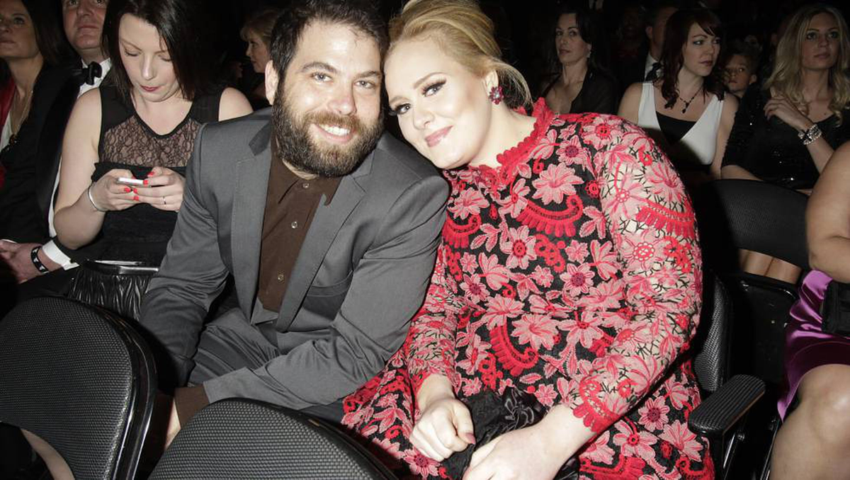 Adele junto a Simon Konecki